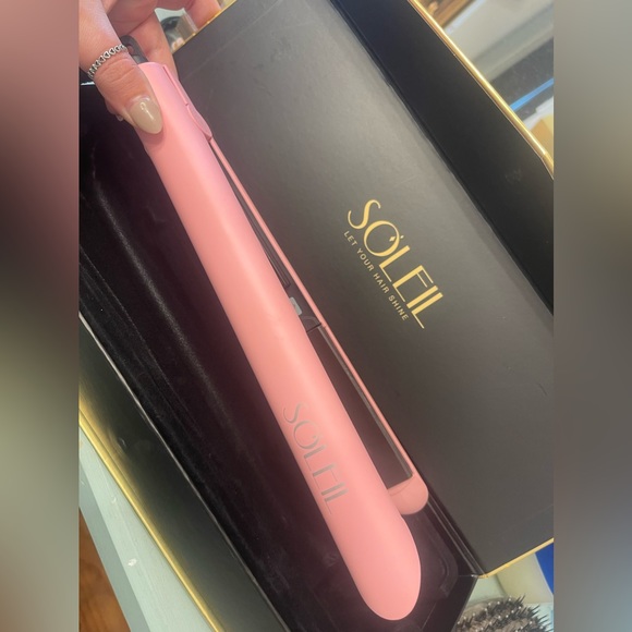 Soleil Flat Iron - Picture 4 of 7